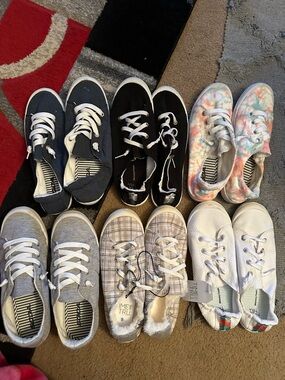 Woman Canvas Lace-Up Sneakers Bundle of 6 multicolored